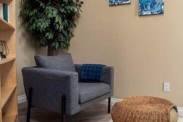 Comfy Home Office Condo W Parking Balcony Coffee