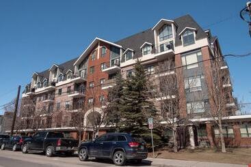 Comfy Home Office Condo W Parking Balcony Coffee