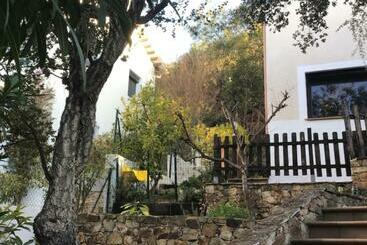 Cosy Apartment With Swimming Pool And Spacious Private Terrace