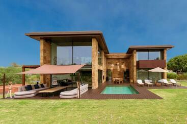 شقق خاصة سياحية Troya Regal Villa By Cadenzalux