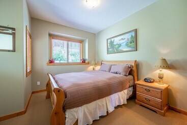 Bear S Paw Chalet Amazing Location & Ski In/out