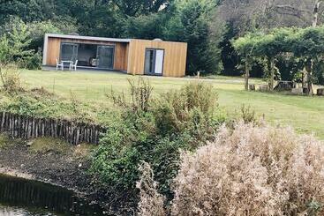 Rural Detached Annexe With Free Parking Canterbury