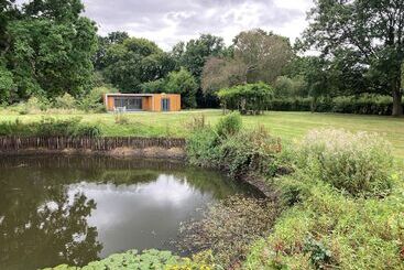 Rural Detached Annexe With Free Parking Canterbury