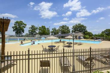 Sweet Clover Indoor Pool Hot Tub Area Resort Style Center Of Branson!!