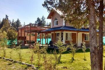 דירות לתיירים Golden House   Chalet De Montaña