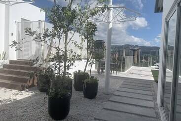 La Casa Del Avión, Aeropuerto Ciudad De Guatemala, Narama