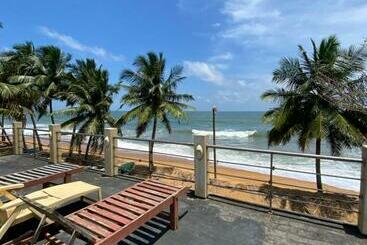 Oasis Beach Villa