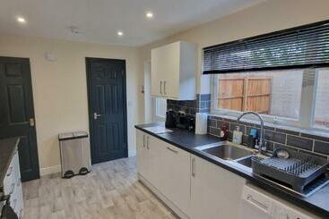 Shirley L, Milton, Cambridge, 4 Br House, Newly Refurbished