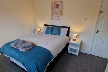 Shirley L, Milton, Cambridge, 4 Br House, Newly Refurbished