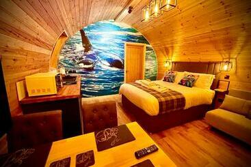 4 Sinclair Bay Lodges