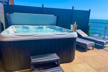 4 Sinclair Bay Lodges