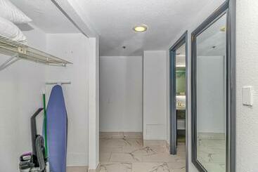 Ocean Front King Suite With Incredible Views! Sun N Sand Resort 1205   Perfect For 2 4 Guests!