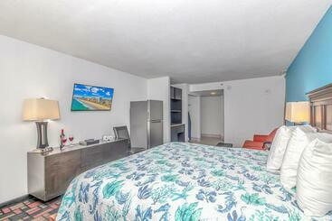 Ocean Front King Suite With Incredible Views! Sun N Sand Resort 1205   Perfect For 2 4 Guests!