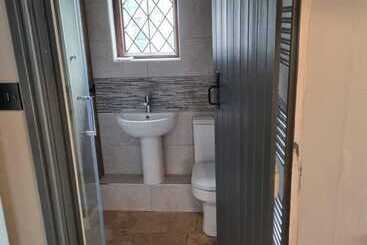 Remarkable 4 Bed Cottage In Cearleon