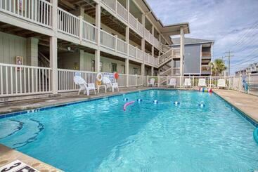 Beautiful Beachfront Oceanfront First Floor 2br 2ba Condo In Cherry Grove, North Myrtle Beach! Renov
