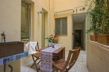 Santospirito Suite   Hosted By Sweetstay