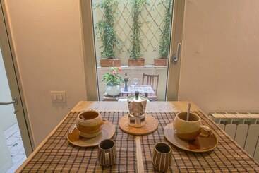 Santospirito Suite   Hosted By Sweetstay