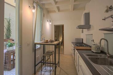 Santospirito Suite   Hosted By Sweetstay