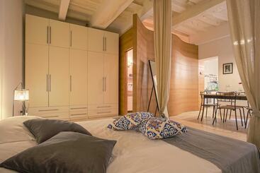 Santospirito Suite   Hosted By Sweetstay