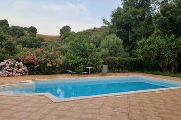 Villa Maquis