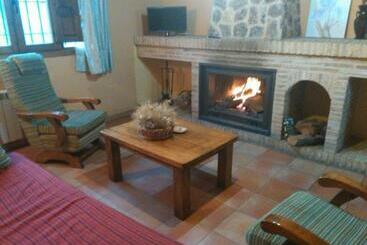 Casas Rurales La Tobica