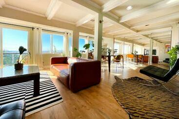 Hollywood Hills 1940s Mansion