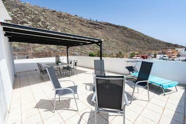 Spacious House With Huge Terrace Facing The Sea