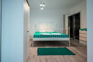 Turquoise By Rv Apartments