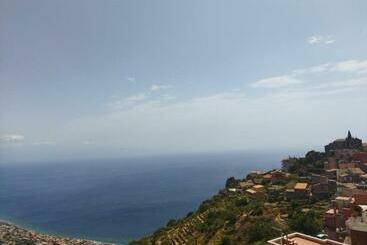 Al Vicoletto House