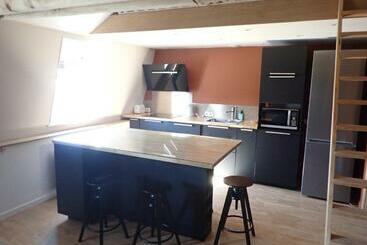 Boeschepe Logement Avec Mezzanine Centre Village
