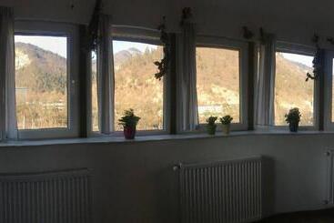 Lemon Tree Apartment