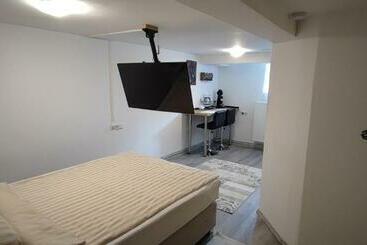 ツーリストアパートメント Studio Ferienwohnung Untergeschoss