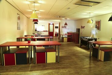 Bud Gett Hostels