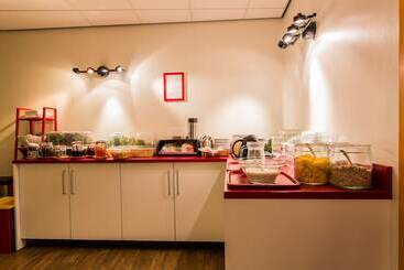 Bud Gett Hostels