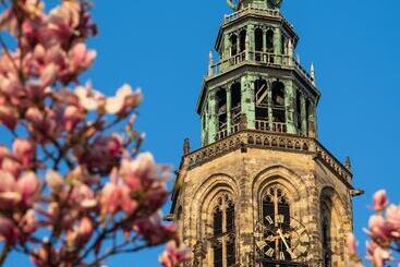 Bud Gett Hostels