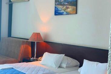 Corpus B   Hotel Albatros
