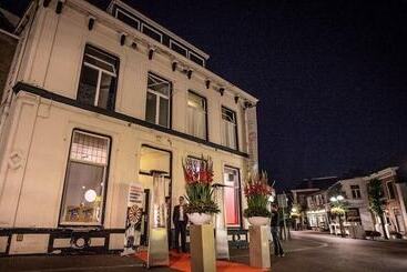هتل De Kroon