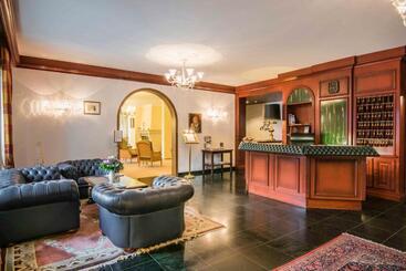هتل Hôtel Eden Au Lac