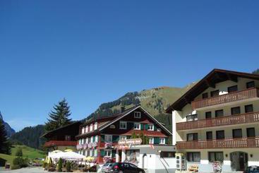 پانسیون Gasthof Tannberg