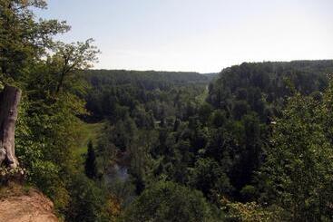 هتل Karlamuiza Country