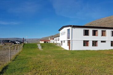 هتل Latrabjarg