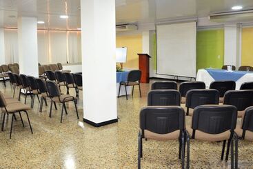 هتل Villavicencio Plaza