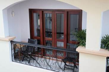 پانسیون Mom's Guesthouse