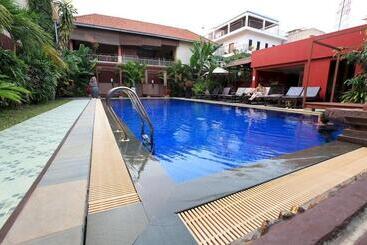 پانسیون Mom's Guesthouse