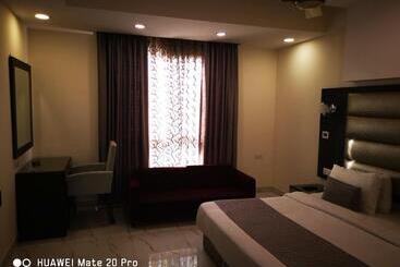 اقامتگاه Pk Residency