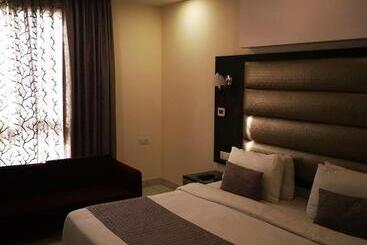 اقامتگاه Pk Residency