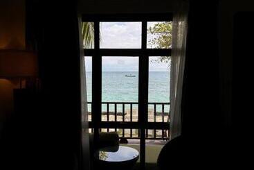 Tunamaya Beach & Spa Resort Tioman Island
