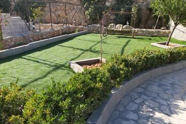 Ghazal Chalet And Villa