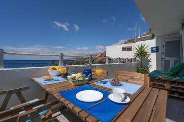 Frontline: 2 Bedrooms, Incredible Views With Large Terrace