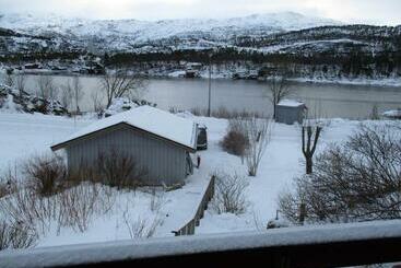 Halsfjord Cabin
